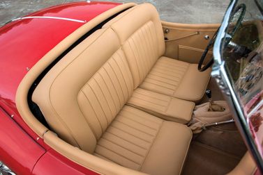 Jaguar XK XK140, Родстер — передние сиденья