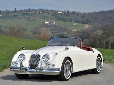 Jaguar XK XK150, Родстер — вид спереди справа