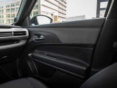 Jeep Avenger I عملية شد الوجه، دفع رباعي 5 أبواب — تفصيل داخلي