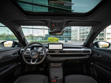 Jeep Avenger I عملية شد الوجه، دفع رباعي 5 أبواب — منطقة السائق