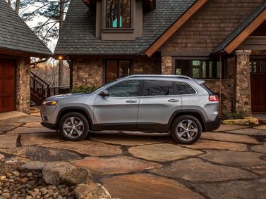 Jeep Cherokee V (KL) Рестайлинг, Внедорожник 5 дв. — вид слева