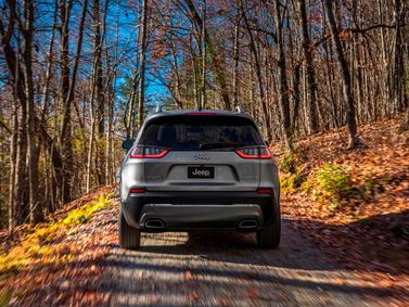 Jeep Cherokee V (KL) Рестайлинг, Внедорожник 5 дв. — вид сзади
