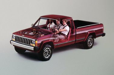 Jeep Comanche، بيك أب بكابينة مفردة — منظر أمامي بزاوية ثلاثة أرباع