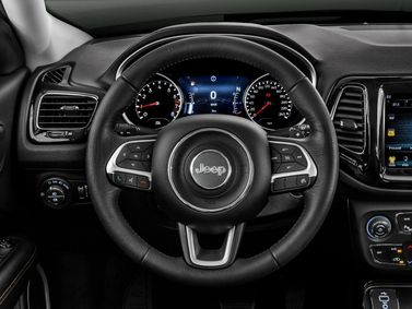 Jeep Compass ثانياً، دفع رباعي 5 أبواب — عجلة القيادة