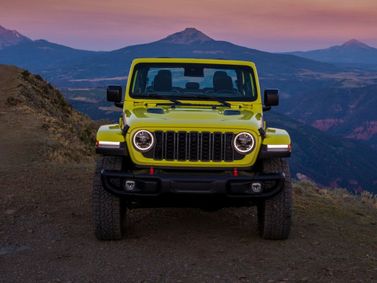 Jeep Gladiator II (JT) Рестайлинг, Пикап двойная кабина — вид спереди