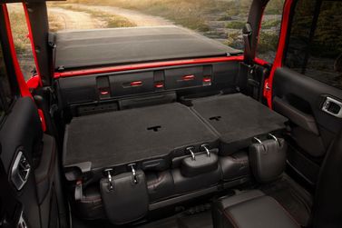 Jeep Gladiator II (JT)، بيك أب بكابينة مزدوجة — حجرة الأمتعة