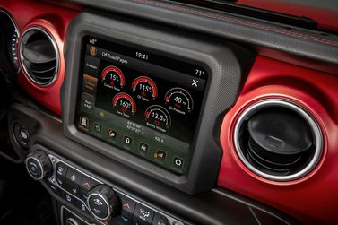 Jeep Wrangler IV (JL)، دفع رباعي 3 أبواب — شاشة نظام المعلومات والترفيه