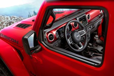 Jeep Wrangler IV (JL)، دفع رباعي 3 أبواب — منطقة السائق