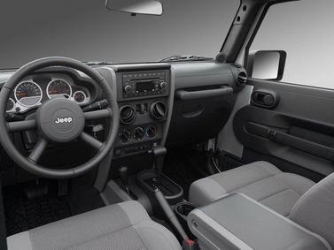 Jeep Wrangler III (JK)، دفع رباعي 5 أبواب — منطقة السائق