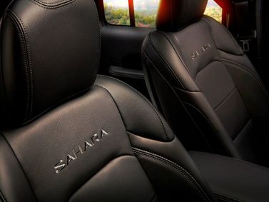 Jeep Wrangler IV (JL)، دفع رباعي 5 أبواب — المقاعد الأمامية