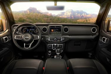 Jeep Wrangler IV (JL)، دفع رباعي 5 أبواب — لوحة القيادة