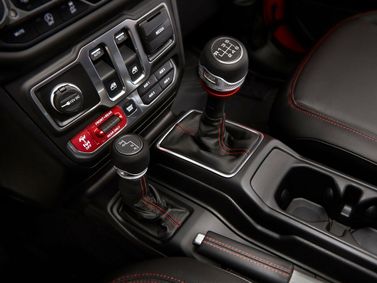Jeep Wrangler IV (JL)، دفع رباعي 3 أبواب — محدد ناقل الحركة