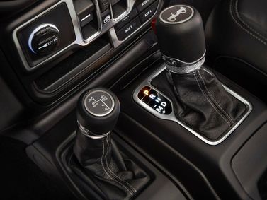 Jeep Wrangler IV (JL)، دفع رباعي 5 أبواب — محدد ناقل الحركة