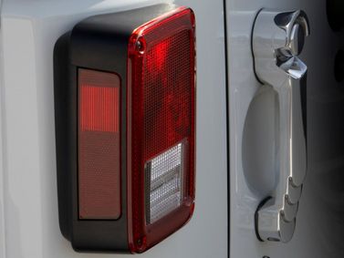 Jeep Wrangler III (JK)، دفع رباعي 5 أبواب — المصباح الخلفي