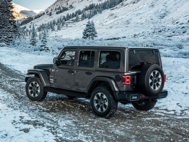 Jeep Wrangler IV (JL)، دفع رباعي 5 أبواب — منظر خلفي أيمن