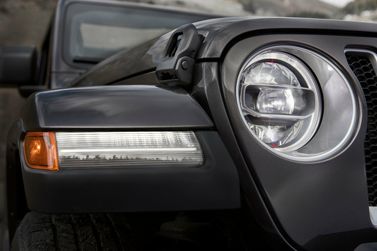 Jeep Wrangler IV (JL)، دفع رباعي 5 أبواب — المصباح الأمامي