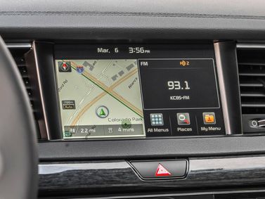 Kia Cadenza II, Седан — экран мультимедийной системы