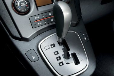 Kia Carens II (الأمم المتحدة)، فان مدمج — محدد ناقل الحركة