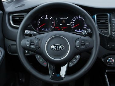 Kia Carens III (RP)، فان مدمج — عجلة القيادة