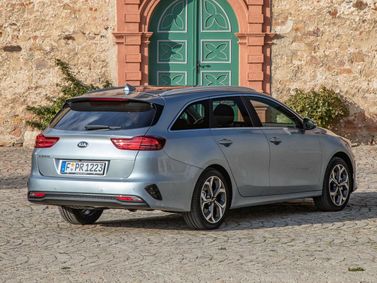 Kia Ceed III, Универсал 5 дв. — вид сзади справа