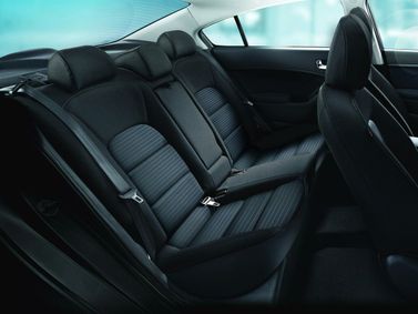 Kia Cerato III فيس ليفت الثالث (كلاسيكي)، سيدان — المقاعد الخلفية