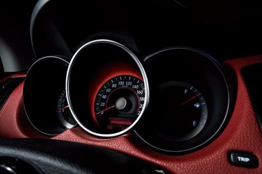 Kia Forte I، كوبيه — لوحة العدادات