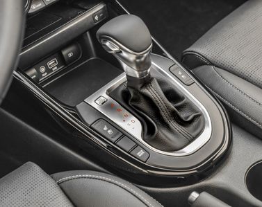 Kia Forte ثالثاً، سيدان — محدد ناقل الحركة
