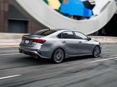 Kia Forte III Рестайлинг, Седан — вид сзади в три четверти