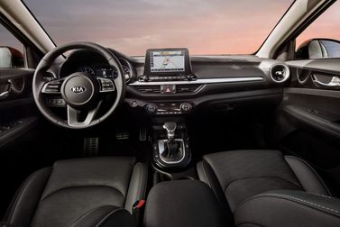 Kia Forte ثالثاً، سيدان — لوحة القيادة