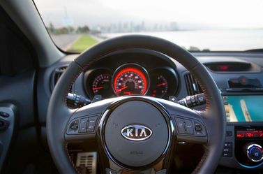 Kia Forte I، هاتشباك 5 أبواب — منطقة السائق