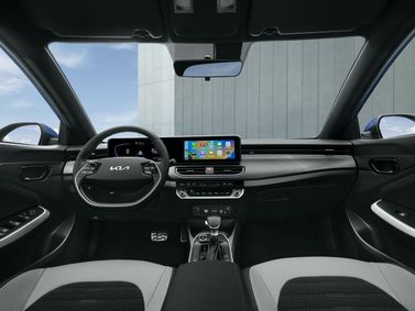 Kia K3 III (BL7)، هاتشباك 5 أبواب — منطقة السائق