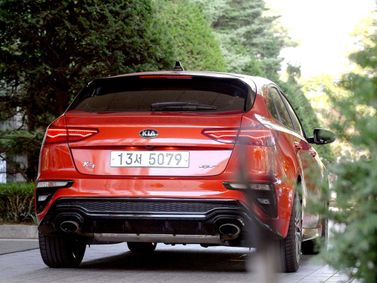Kia K3 فيس ليفت الثاني، هاتشباك 5 أبواب — منظر خلفي