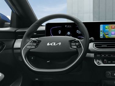 Kia K3 III (BL7)، هاتشباك 5 أبواب — عجلة القيادة