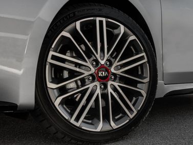 Kia K3 ثانياً، هاتشباك 5 أبواب — جنط العجلة