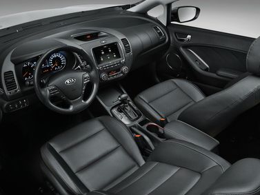 Kia K3 أنا فيس ليفت، سيدان — منطقة السائق