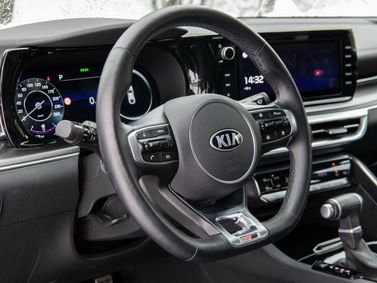 Kia K5 ثالثاً، سيدان — عجلة القيادة