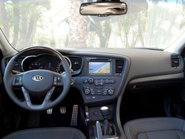 Kia K5 I، سيدان — لوحة القيادة