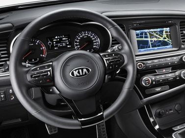 Kia K5 أنا فيس ليفت، سيدان — منطقة السائق