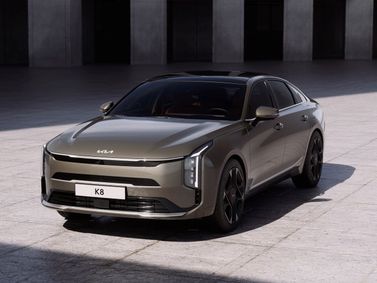 Kia K8 I Рестайлинг, Седан — вид спереди в три четверти