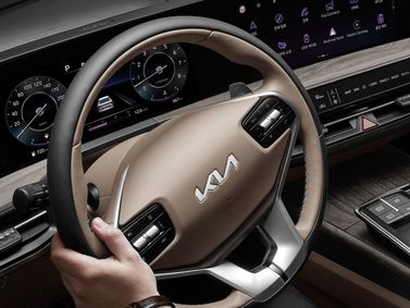 Kia K8 I، سيدان — عجلة القيادة