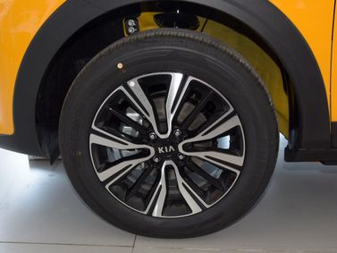 Kia KX1، دفع رباعي 5 أبواب — جنط العجلة