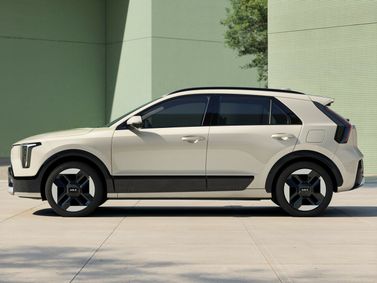 Kia Niro II Рестайлинг, Внедорожник 5 дв. — вид справа
