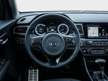 Kia Niro I, Внедорожник 5 дв. — место водителя