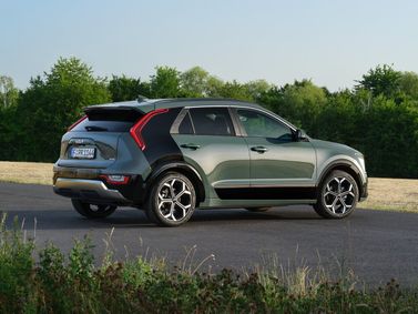 Kia Niro II, Внедорожник 5 дв. — вид сзади в три четверти