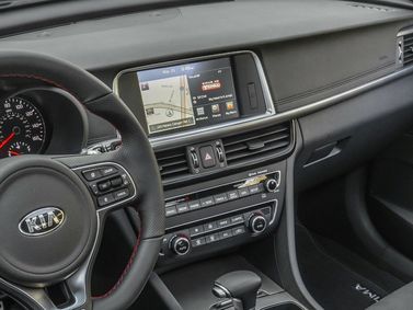 Kia Optima رابعاً، سيدان — لوحة القيادة