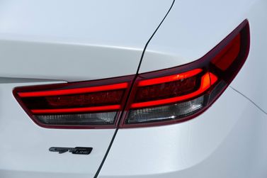 Kia Optima رابعاً، سيدان — المصباح الخلفي