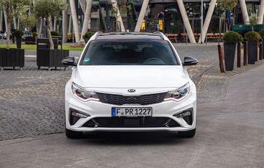 Kia Optima IV Рестайлинг, Универсал 5 дв. — вид спереди