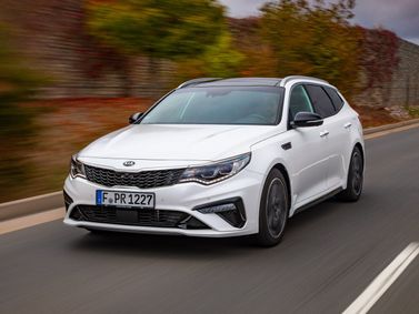 Kia Optima IV Рестайлинг, Универсал 5 дв. — вид спереди справа
