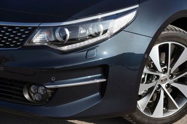 Kia Optima IV, Универсал 5 дв. — передняя часть автомобиля крупным планом