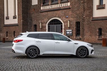 Kia Optima IV Рестайлинг, Универсал 5 дв. — вид слева